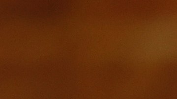 Eiza González estalla porque le atribuyen romances con todo hombre cercano a ella.