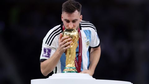 Tagliafico se encuentra de vacaciones con el Olympique de Lyon, luego de haber jugado con Argentina en la Copa del Mundo, donde resultó campeón.