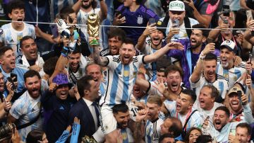 Lionel Messi y Argentina celebran tras ganar la Copa del Mundo.