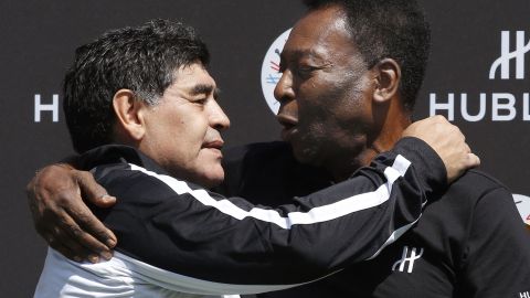 Diego Armando Maradona y Pelé mantuvieron una buena amistad en vida.