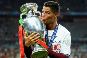 Álvaro Morales catalogó a la Eurocopa como un torneo de "mayor nivel y dificultad" que la Copa del Mundo para defender a Cristiano Ronaldo