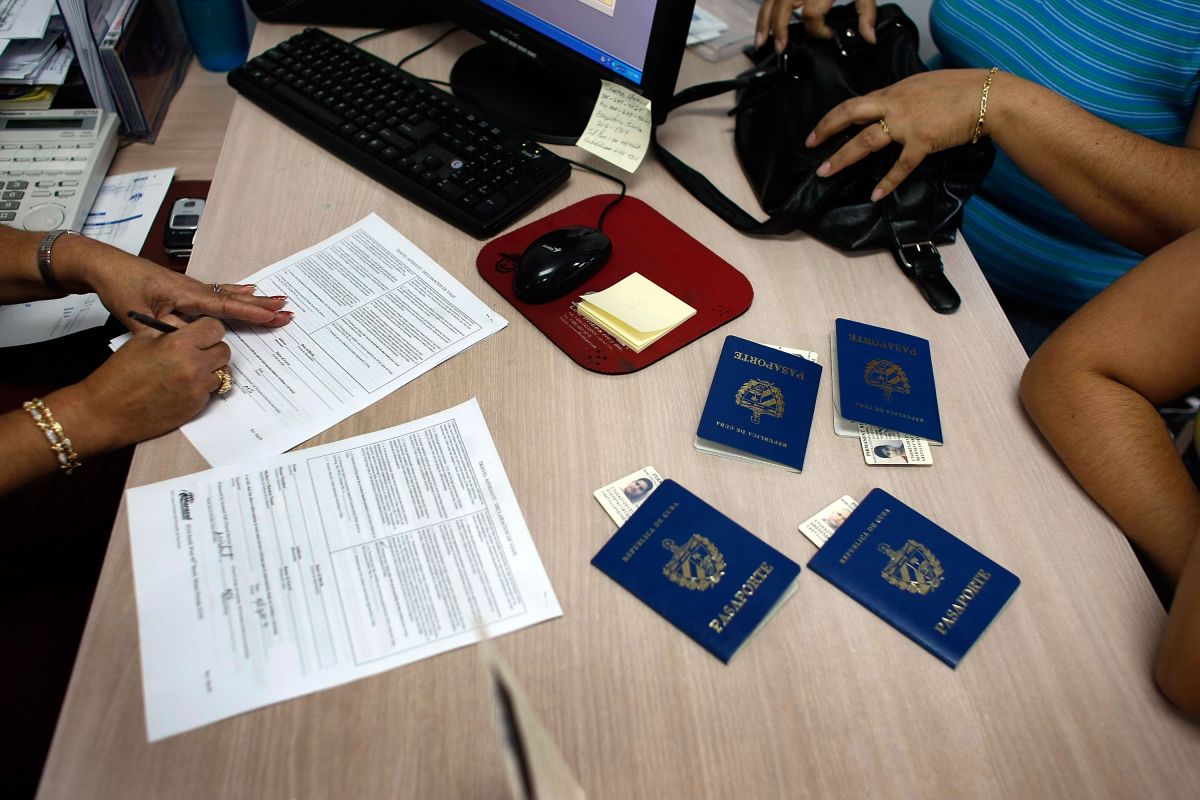 El reinicio de los trámites para visados se da en medio de un éxodo migratorio hacia EE.UU.