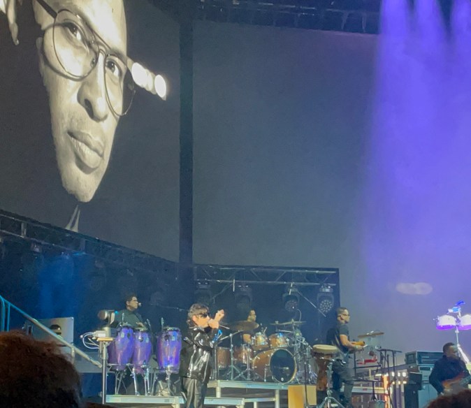 Servando y Florentino realizaron un homenaje a el recién fallecido Robert Vilera.