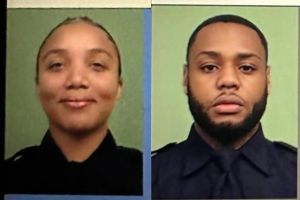 Dos cadetes de la NYPD son suspendidos tras cita candente en el baño de la academia de policía