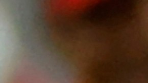 Messi (I) y Lionel Scaloni (D) se abrazan tras la semifinal del Mundial.