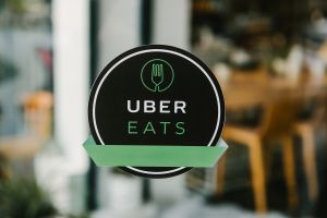 Uber Eats revela los pedidos más inusuales y únicos del 2022