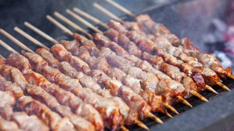 brochetas de carne