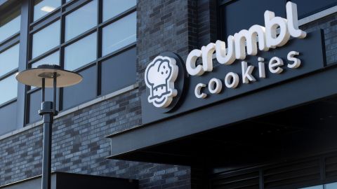 trabajo-infantil-crumbl-cookies