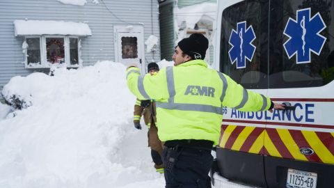 Rescate invernal en Buffalo, NY.