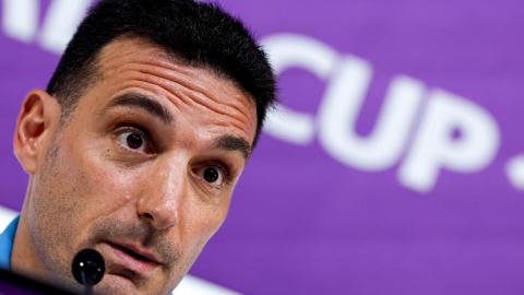 El entrenador de Argentina, Lionel Scaloni, criticó que salga a la prensa información privada de la selección.