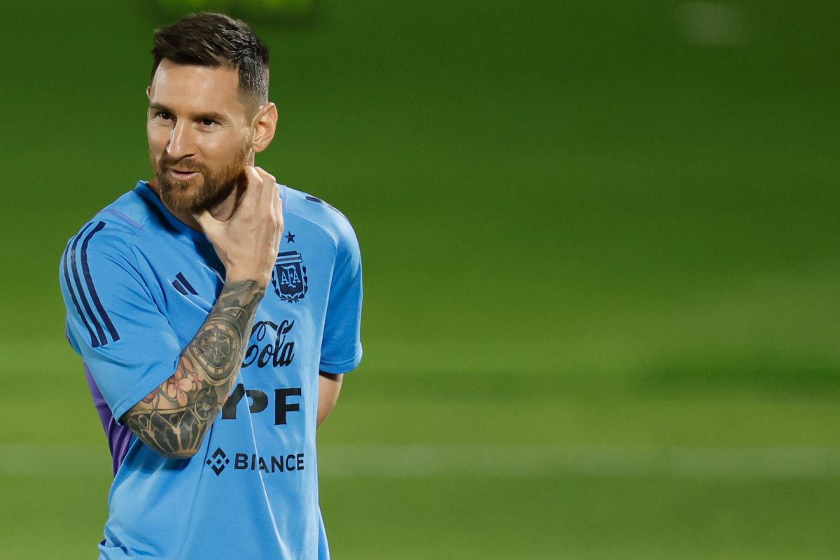 Lionel Messi se concentra en el duelo ante Países Bajos por los cuartos de final del Mundial de Qatar 2022.