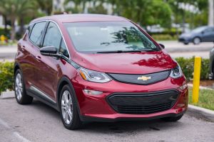 General Motors retira 140 mil vehículos Chevrolet Bolt por riesgo de incendio en las alfombras