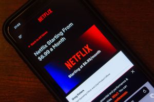 Nuevo plan de suscripción de Netflix fracasa entre los consumidores