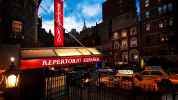 Repertorio Español  está localizado en el 138 Este de la Calle 27, en Manhattan