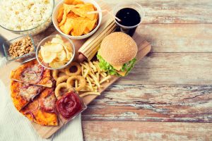 Comer en exceso alimentos ultraprocesados provoca deterioro cognitivo