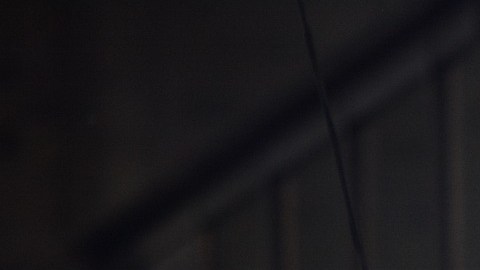 La policía encontró a una niña de 4 años sin vida y a otra de 6.