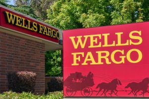 Wells Fargo pagará $3,700 millones por cobrar a clientes tarifas ilegales en préstamos de autos e hipotecas
