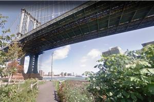 Dramático hallazgo: niña muerta bajo el famoso Brooklyn Bridge de Nueva York