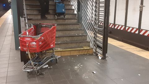 Anarquía y basura en el Metro de NYC: imán para el crimen y las ratas.