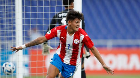 Diego González celebra el gol que clasificó a Paraguay al hexagonal final.