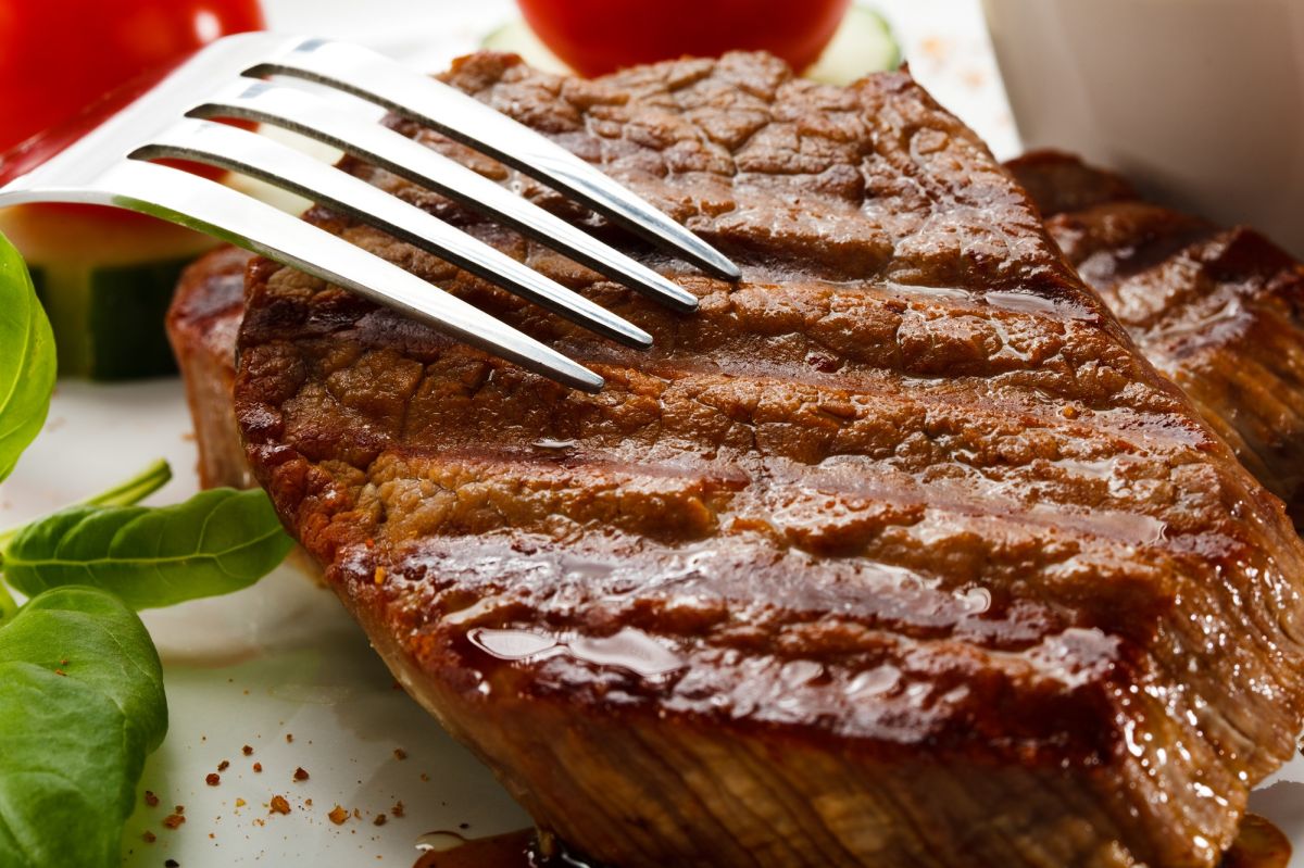 Una mayor ingesta de carne roja y procesada se asocia con una peor función cardíaca. 