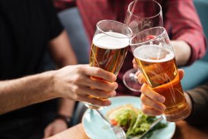 El enrojecimiento por consumo de alcohol puede ser una señal de enfermedad potencialmente mortal