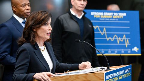 La gobernadora Hochul y el Alcalde Adams mostraron este viernes sus balances