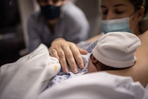 Infección por Covid-19 en el embarazo aumenta riesgo de muerte de la madre, señala estudio