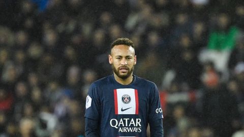 Neymar aseguró que no podía ir al funeral de Pelé por compromisos con el PSG.