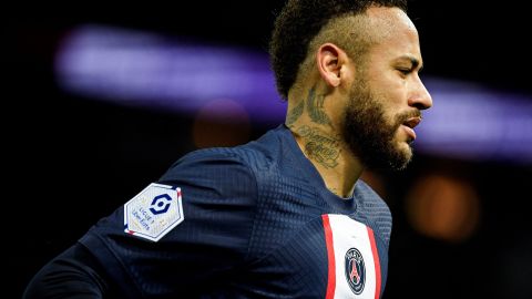 Un periodista se encargó de levantar la polémica por la ausencia de Neymar en el velorio de Pelé.