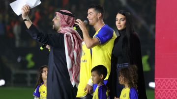 Georgina Rodríguez casi no sonrió durante la presentación del Cristiano Ronaldo en el Al Nassr.