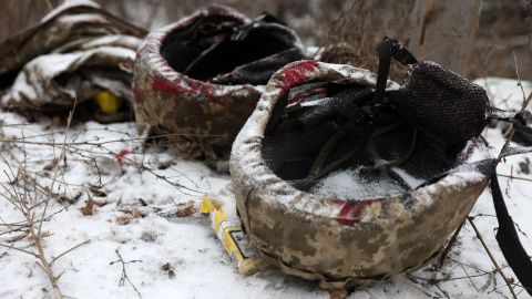 Imagen de los cascos del ejército ucraniano en Soledar.