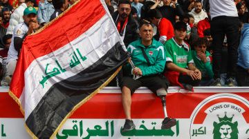 Los aficionados viajaban a ver la semifinal de la Copa del Golfo entre Irak y Qatar.