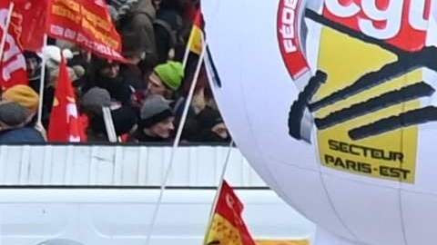 El incidente se registró durante una manifestación en París.