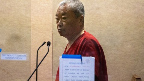 Chunli Zhao comparece para su lectura de cargos en el Tribunal Superior de San Mateo