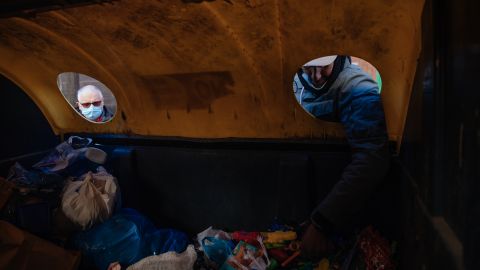 El cuerpo de la mujer estaba en un contenedor de donaciones.