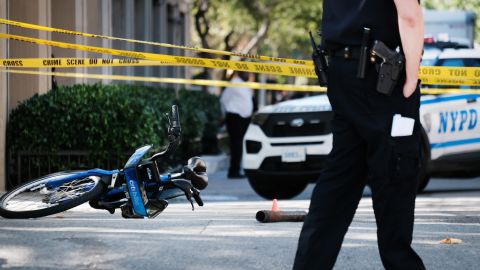 La mujer de 37 años conducía una Citi Bike.