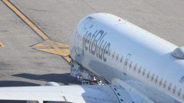 JetBlue avión en LaGuardia