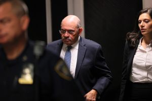 Cárcel para Allen Weisselberg, exjefe de finanzas de Trump; será enviado a Rikers