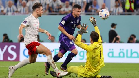 Tagliafico perdió una clara ocasión de gol contra Polonia.