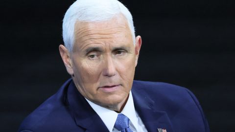 El exvicepresidente Mike Pence también tenía algunos documentos clasificados en casa.