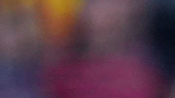 El partido también se vio empañado por la gran cantidad de tarjetas que sacó el árbitro Matheu Lahoz: 12 amarillas y dos rojas