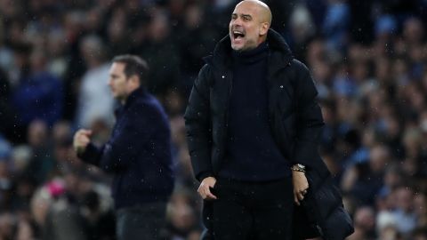 Pep Guardiola durante un partido ante Everton en Premier League.