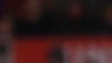 Mas Allister celebra su gol de taco.