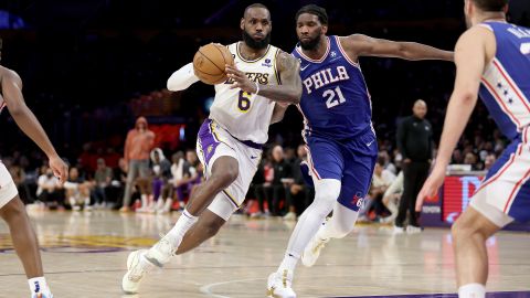 Philadelphia 76ers v Los Angeles Lakers