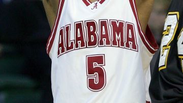Darius Miles disputó nueve partidos con la Universidad de Alabama antes de ser despedido.