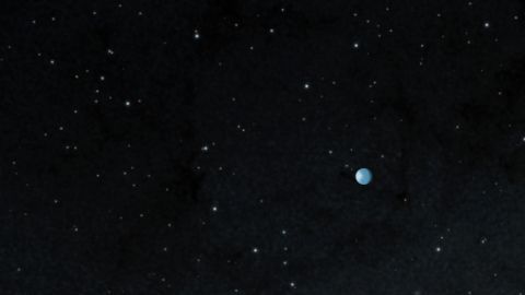 Planeta TOI 700 e, que orbita dentro de la zona habitable de su estrella.