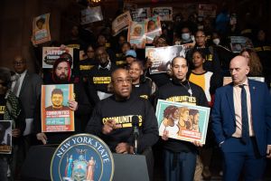 150 organizaciones reavivan la lucha para que se eliminen las largas sentencias en cárceles de Nueva York
