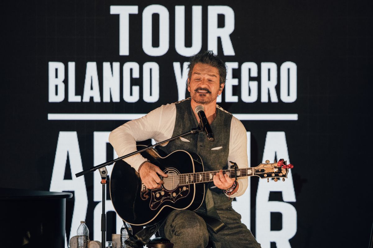 Ricardo Arjona va por una segunda vuelta con su gira “Blanco y Negro