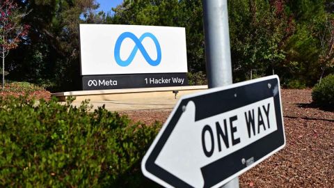 Miles de personas que laboraban en las grandes tecnológicas se quedaron sin empleo en un abrir y cerrar de ojos
